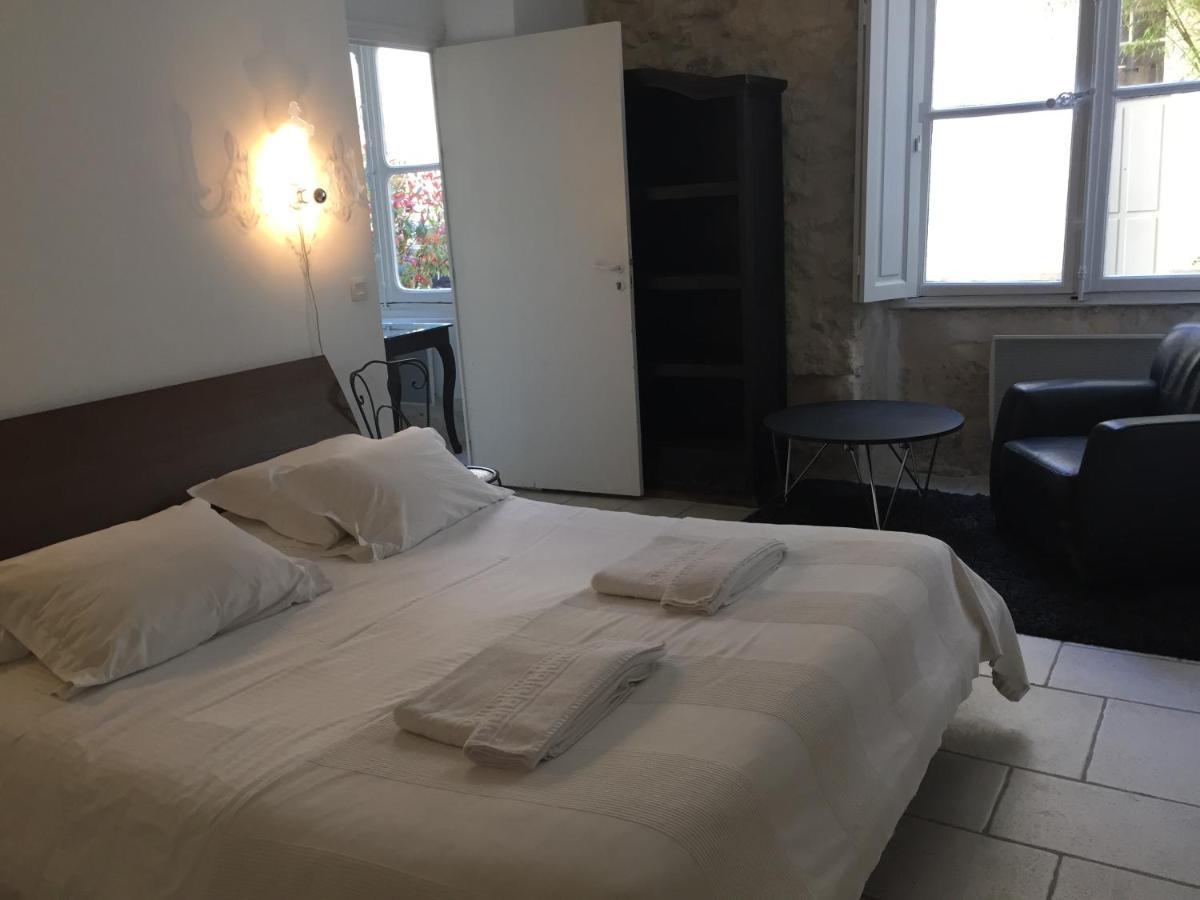 Boutique Hotel De La Place Des Vosges Paris Exterior foto