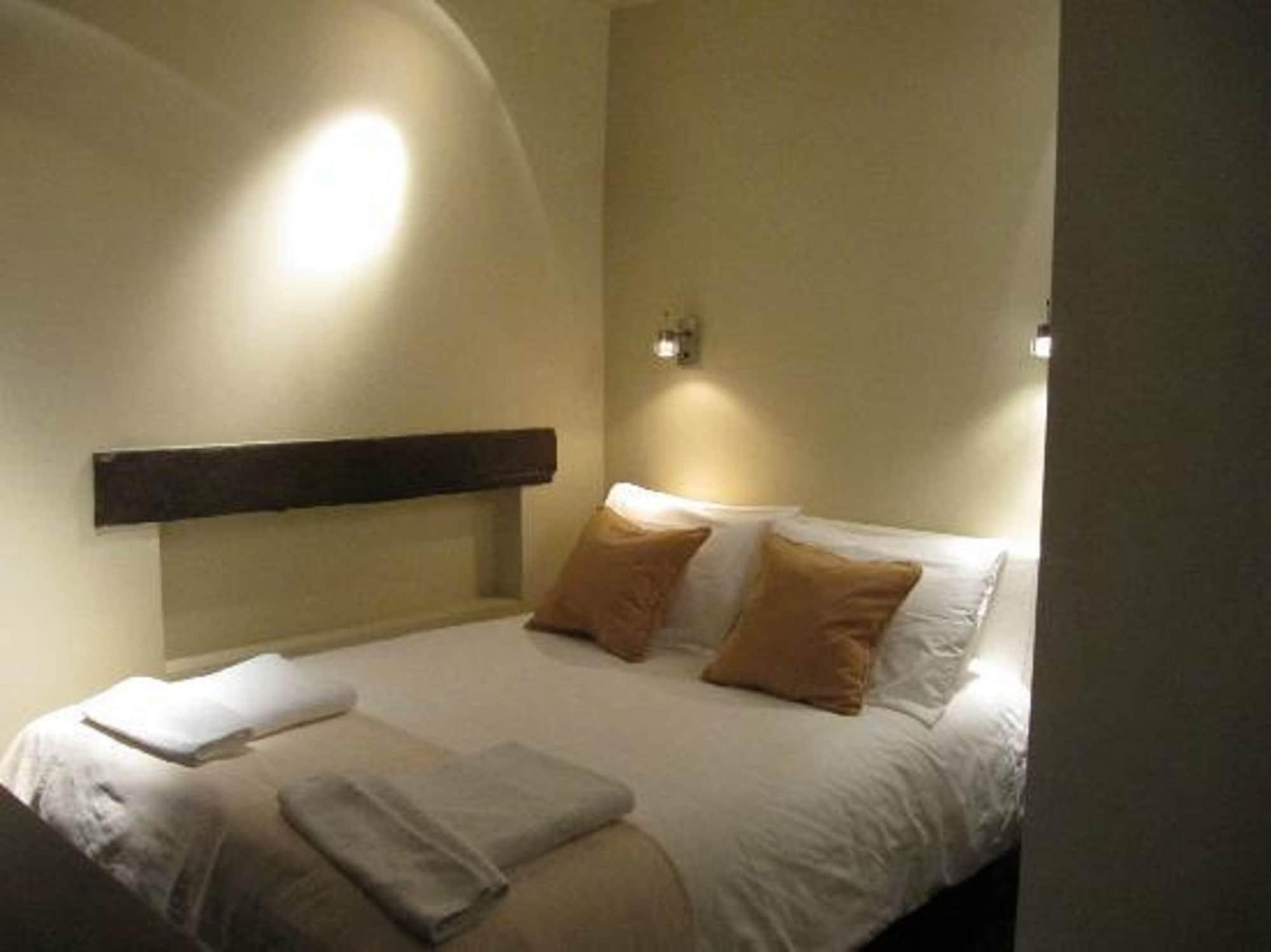 Boutique Hotel De La Place Des Vosges Paris Exterior foto