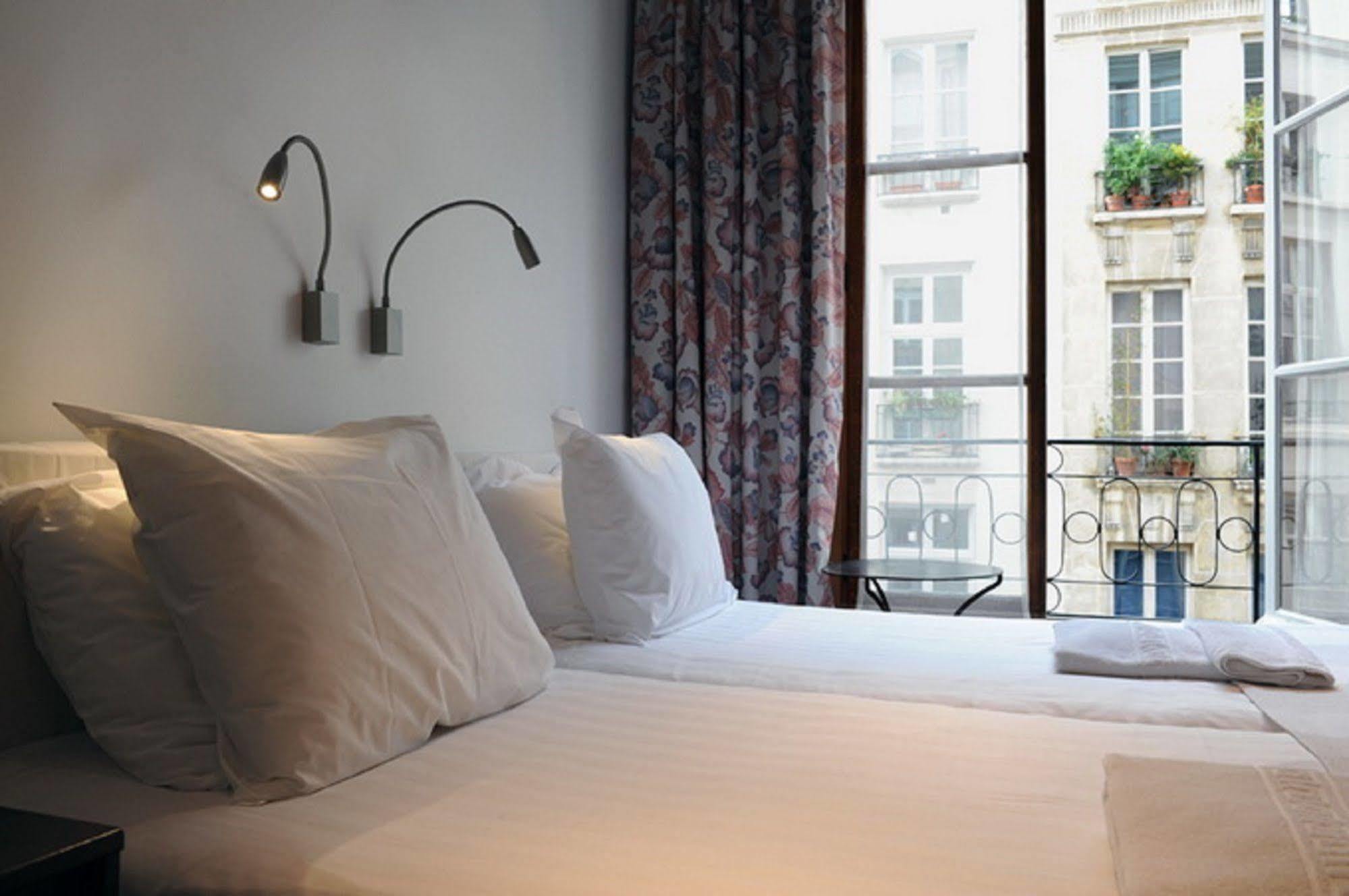 Boutique Hotel De La Place Des Vosges Paris Exterior foto